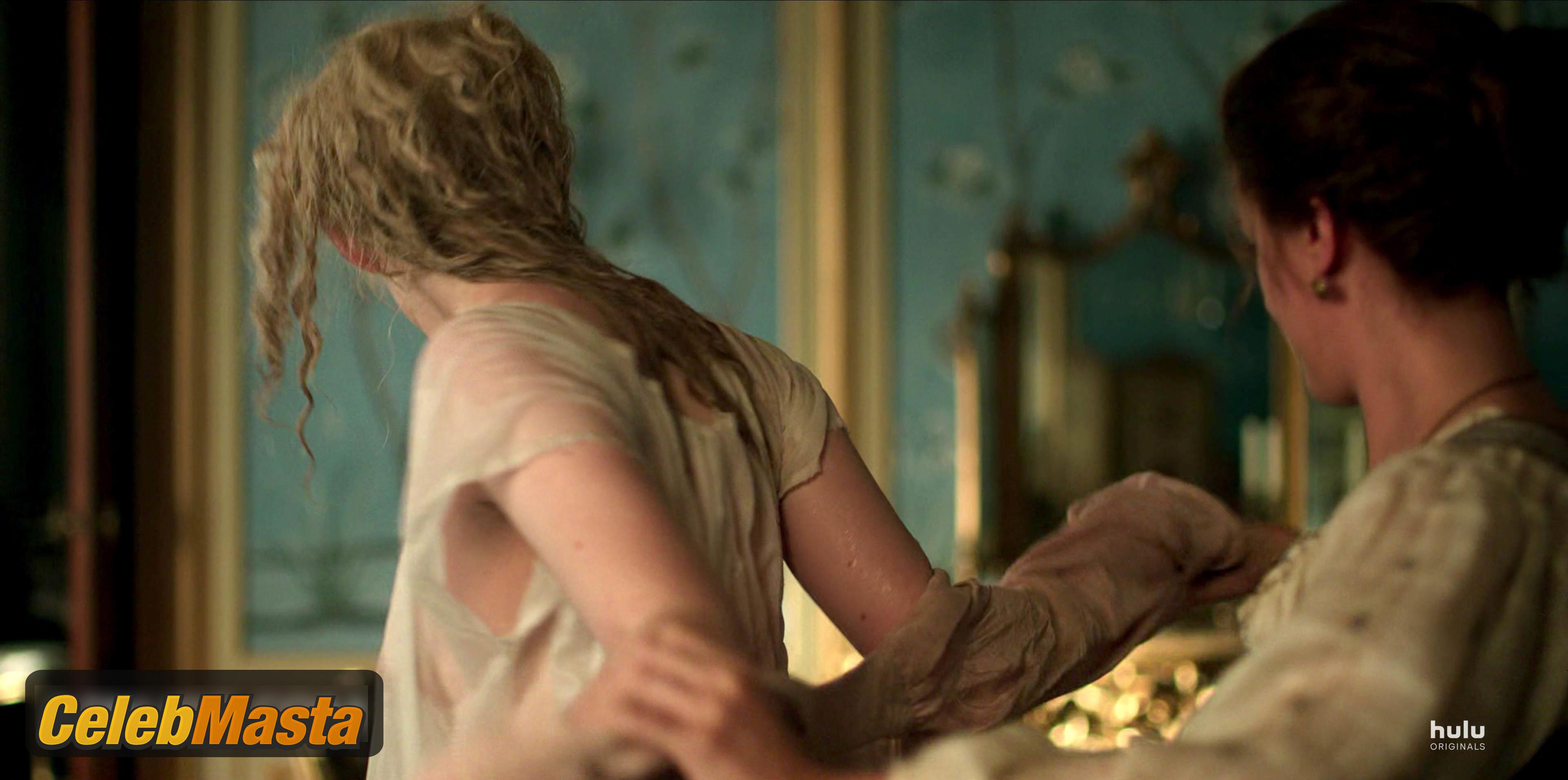 Elle Fanning Elle Fanning Topless Photo Set from The Great - Photo 38 of 39