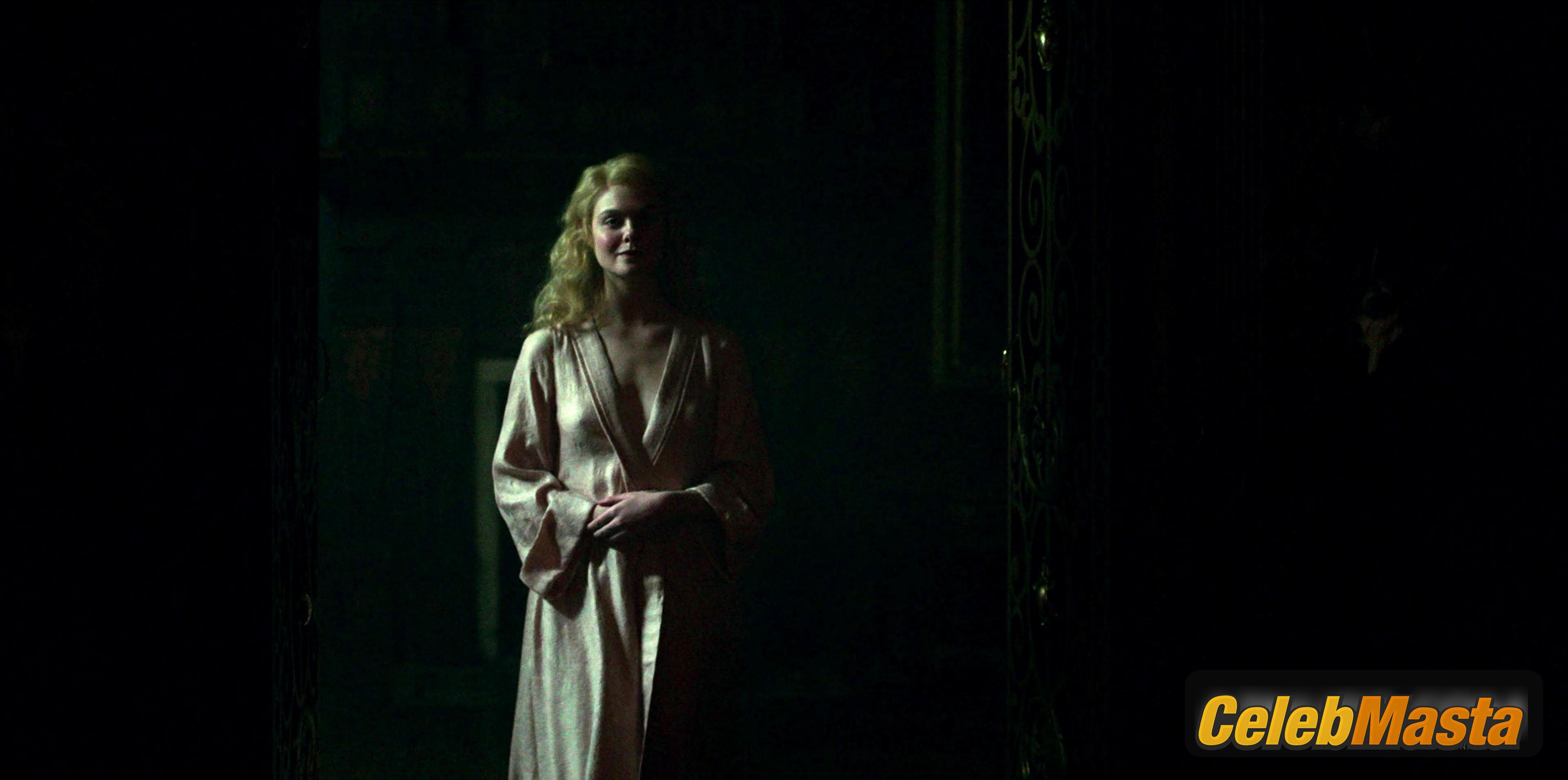 Elle Fanning Elle Fanning Topless Photo Set from The Great - Photo 39 of 39