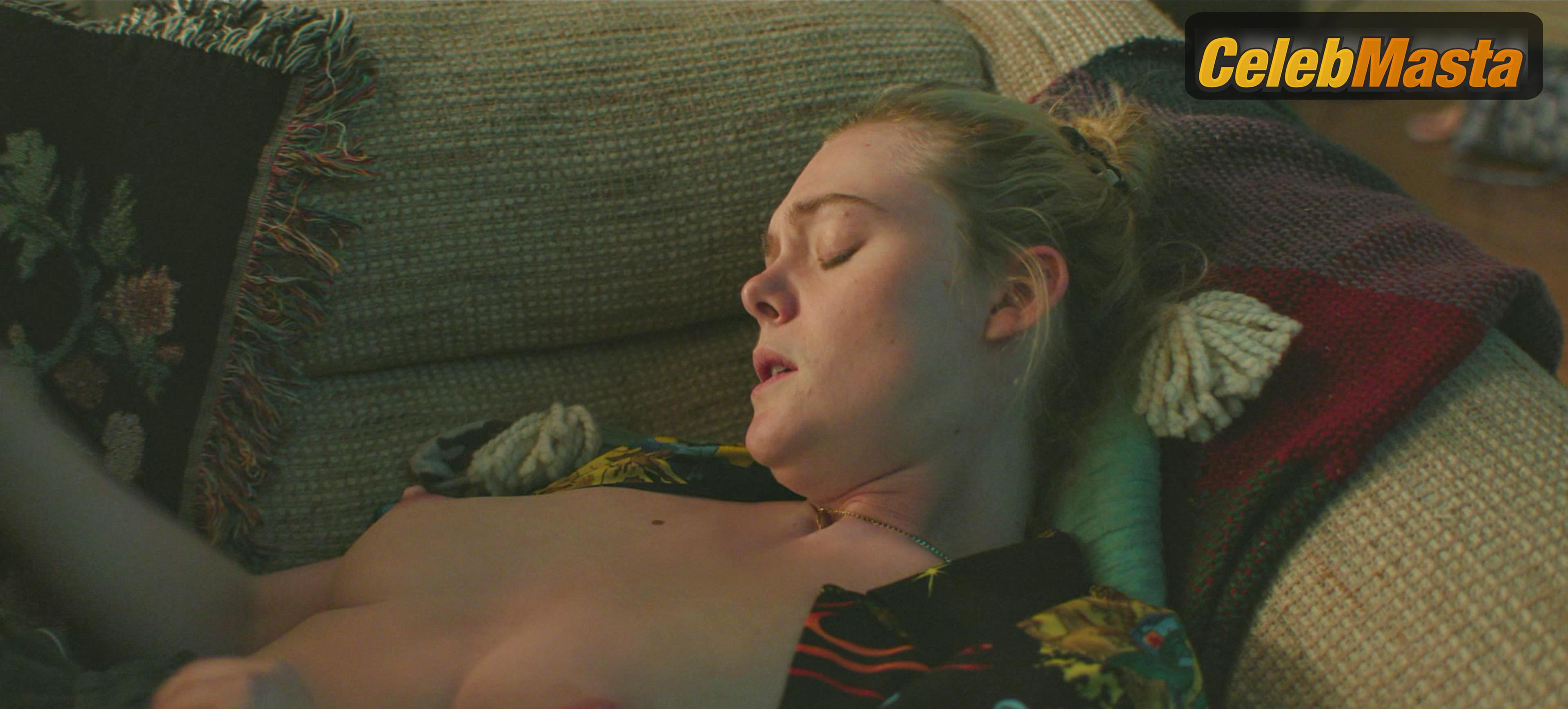 Elle Fanning Nude Photo Gallery: Elle Fanning in Margo's Got Money Troubles - Photo 13 of 44