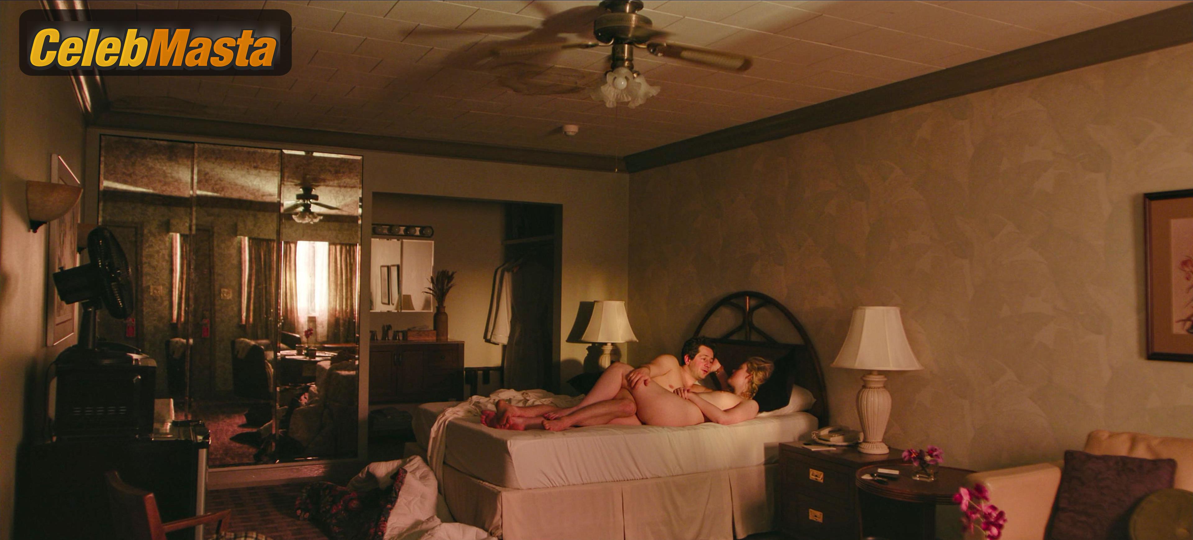 Elle Fanning Nude Photo Gallery: Elle Fanning in Margo's Got Money Troubles - Photo 35 of 44