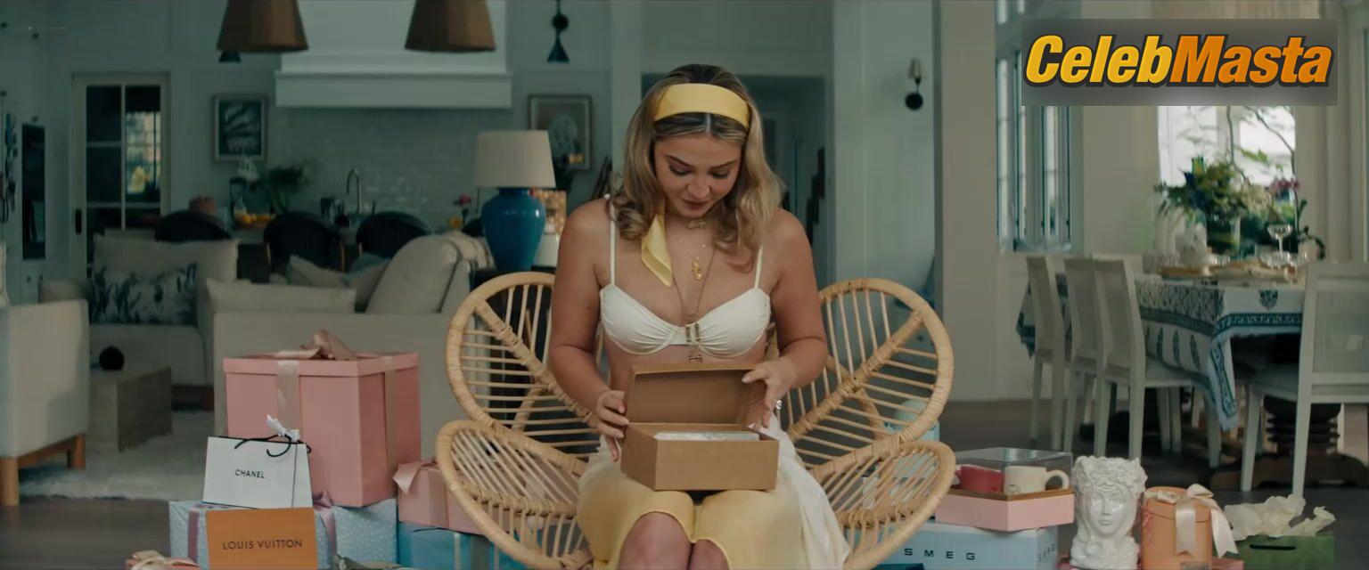 Madelyn Cline Madelyn Cline Nude Photos from I Know What You Did Last Summer - Photo 6 of 38