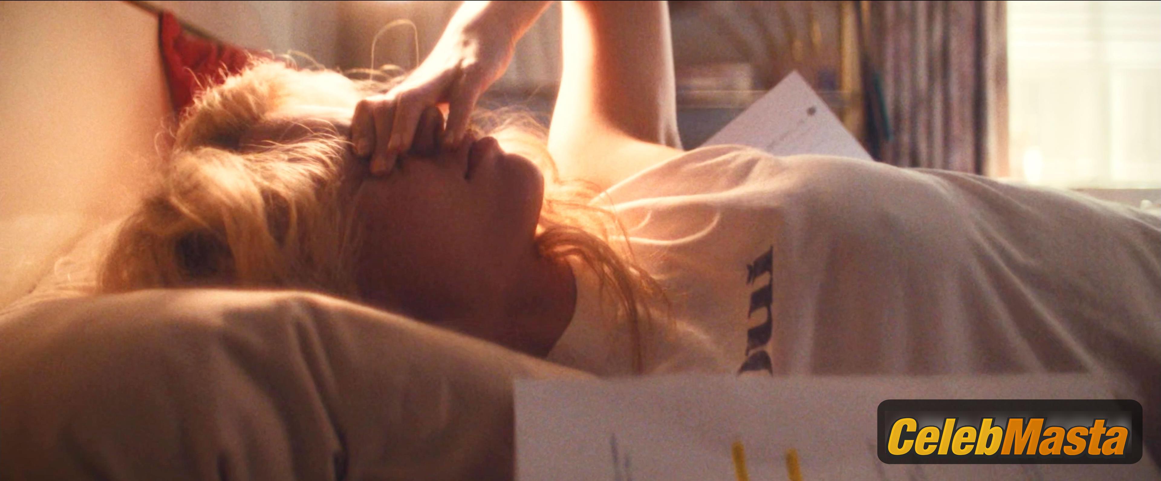 Mia Goth Nude Pics from the Set of MaXXXine photo 1