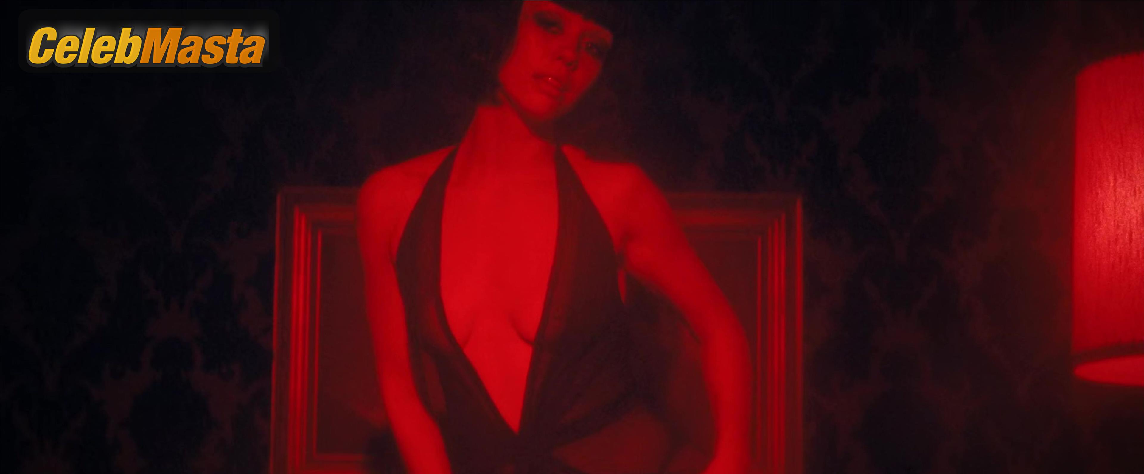 Mia Goth Mia Goth Nude Pics from the Set of MaXXXine - Photo 5 of 12