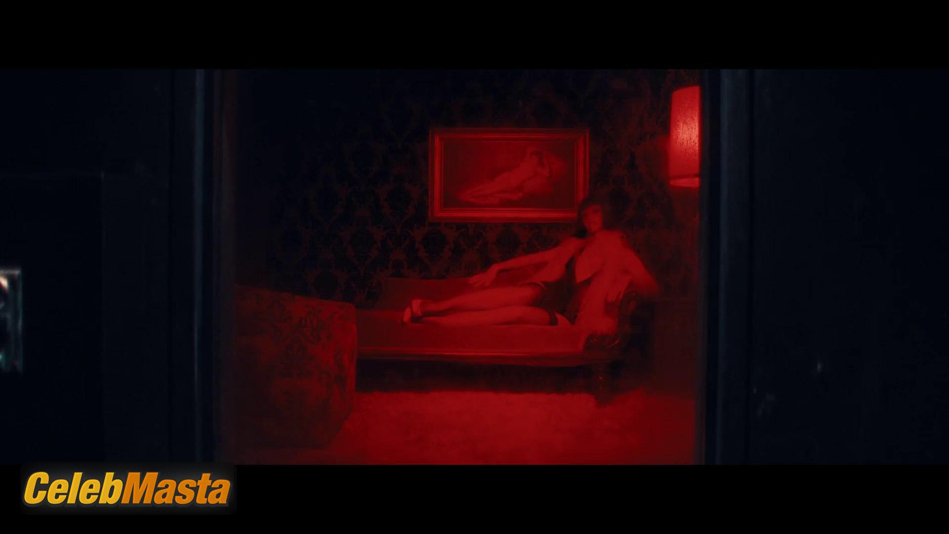 Mia Goth Mia Goth Nude Pics from the Set of MaXXXine - Photo 11 of 12