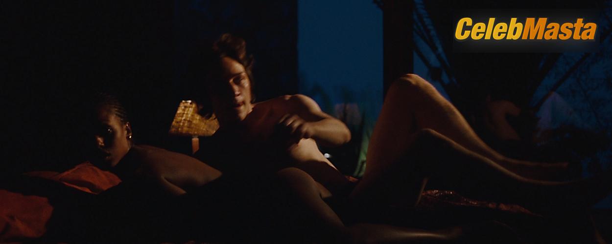 Kerry Washington Kerry Washington Topless Photo Set from The Last King Of Scotland - Photo 6 of 7