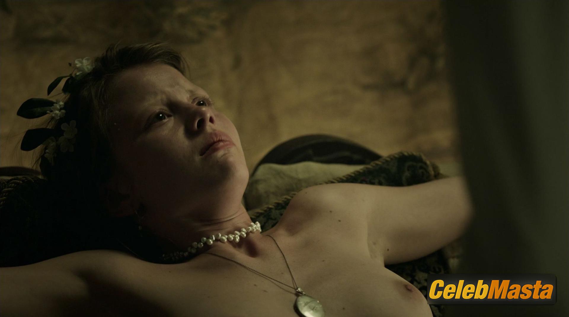 Mia Goth Mia Goth Nude Photos from A Cure For Wellness - Photo 6 of 9
