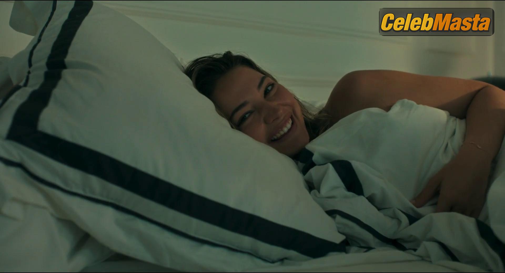Madelyn Cline Nude Pics from the Set of The Map That Leads To You photo 3