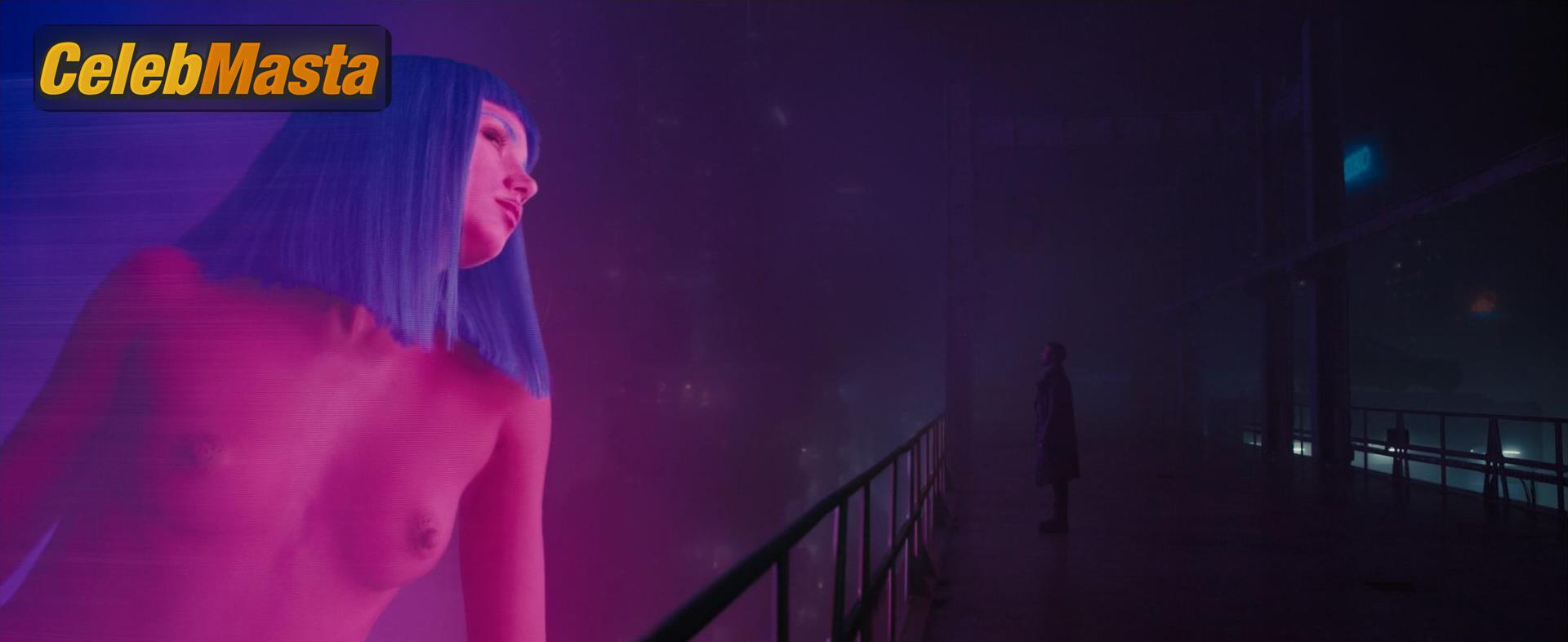 Ana de Armas Ana de Armas Nude Pics from the Set of Blade Runner 2049 - Photo 8 of 8