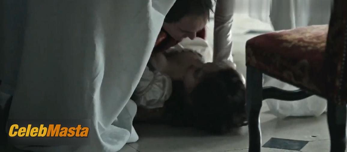Vanessa Kirby Vanessa Kirby Topless Photo Set from Napoleon - Photo 6 of 16