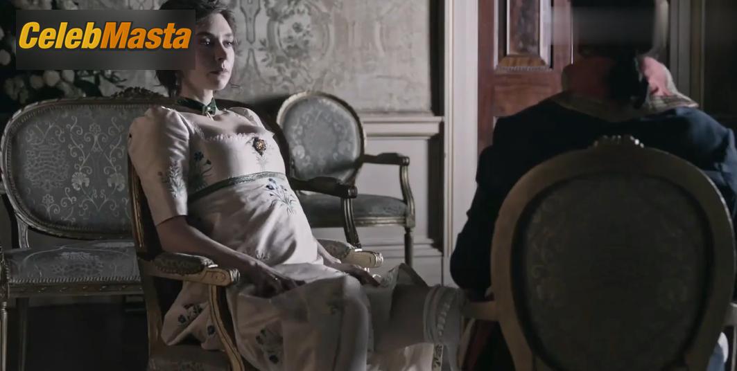 Vanessa Kirby Vanessa Kirby Topless Photo Set from Napoleon - Photo 7 of 16