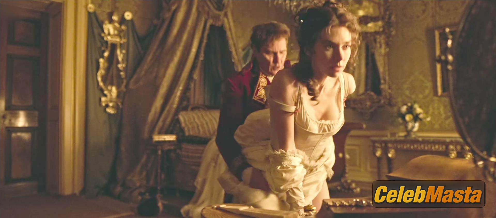 Vanessa Kirby Vanessa Kirby Topless Photo Set from Napoleon - Photo 11 of 16