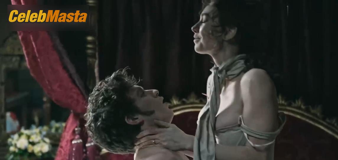 Vanessa Kirby Vanessa Kirby Topless Photo Set from Napoleon - Photo 13 of 16