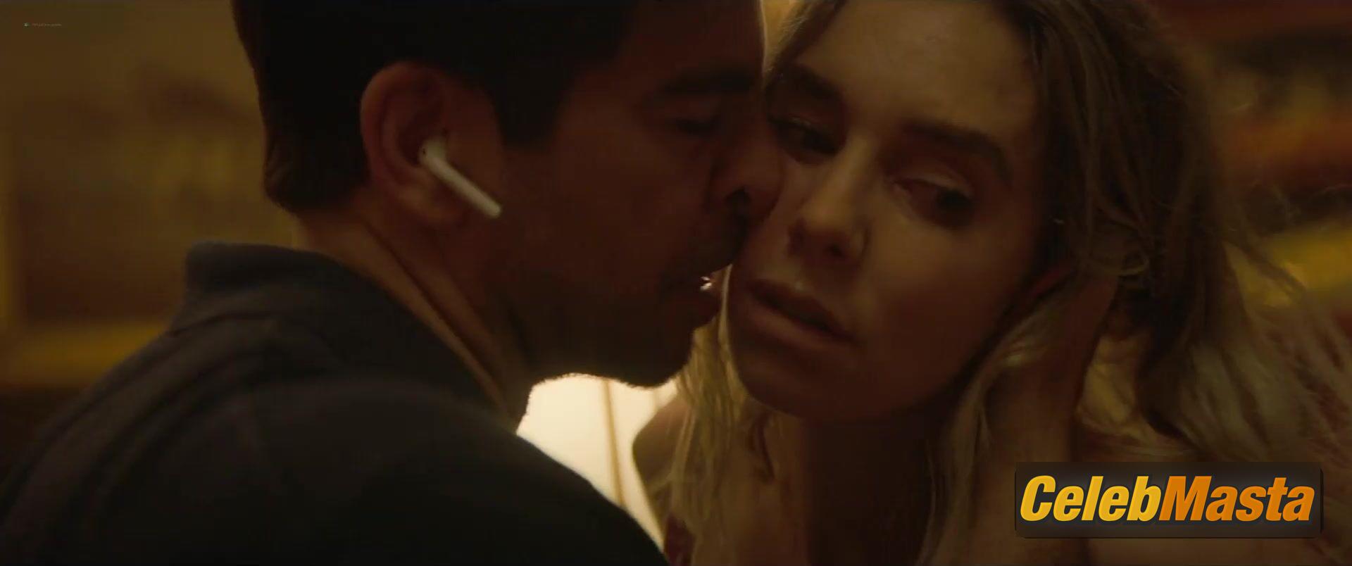 Vanessa Kirby Nude Photo Gallery: Vanessa Kirby in Night Always Comes - Photo 6 of 22