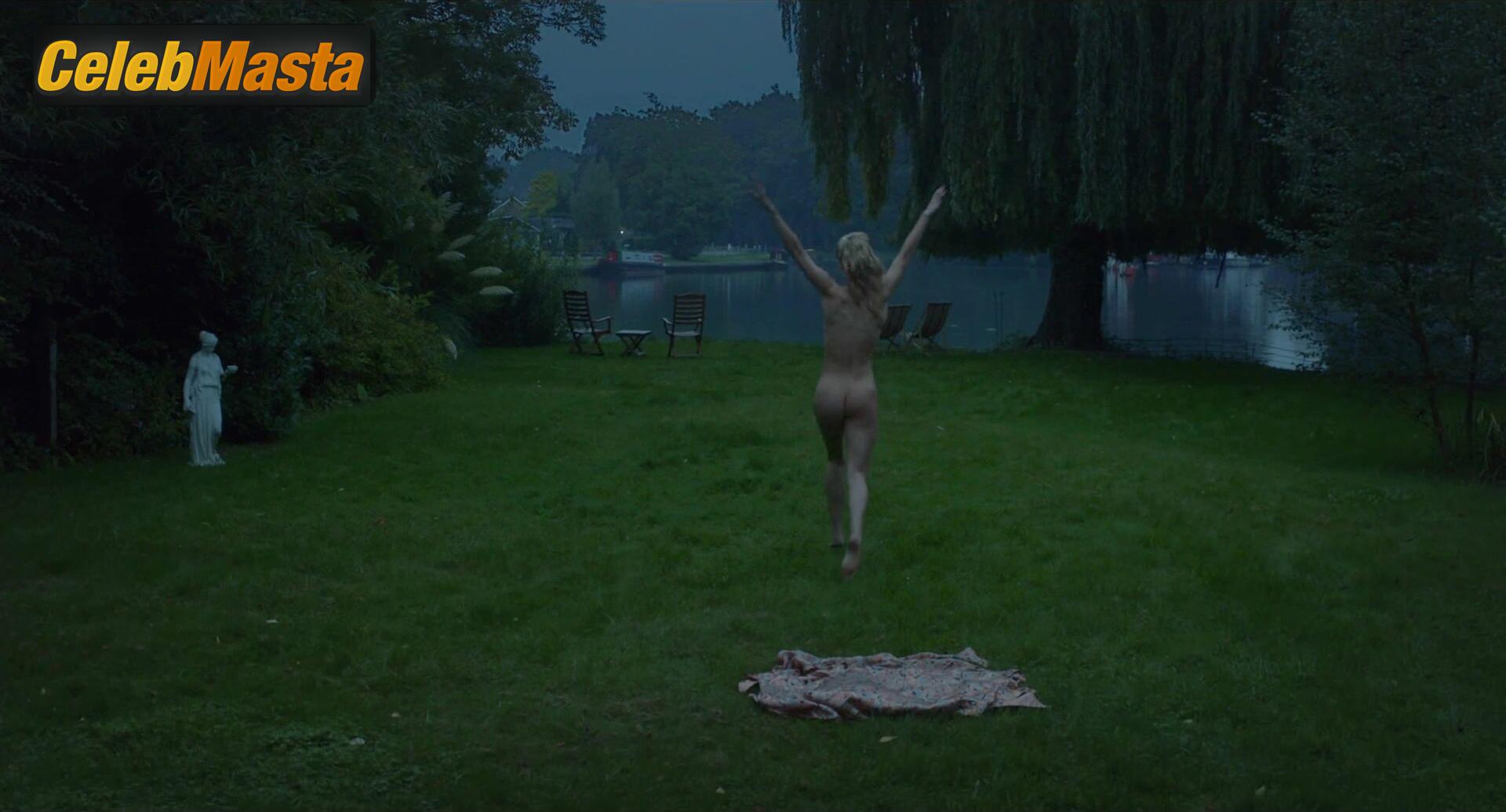 Vanessa Kirby Vanessa Kirby Bare Photoshoot Gallery from Queen And Country - Photo 6 of 20