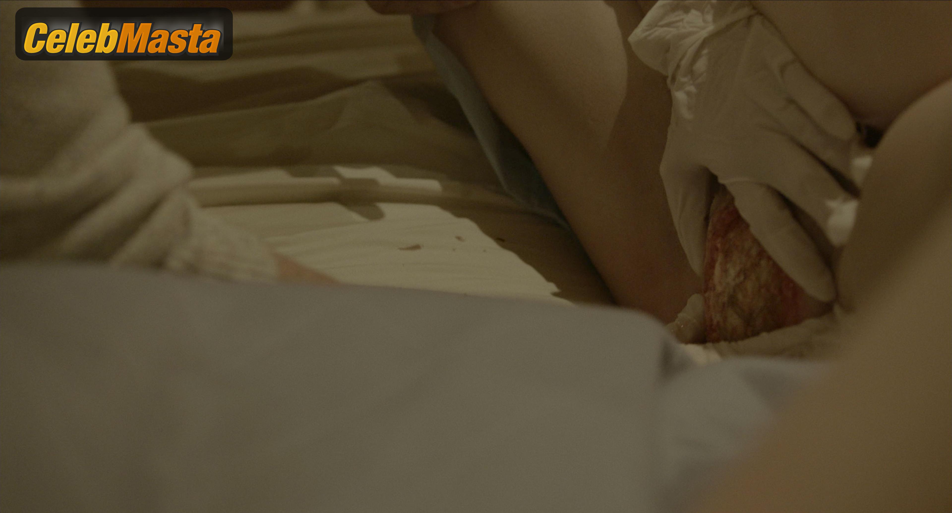 Vanessa Kirby Vanessa Kirby Nude Scene Photos Gallery from Pieces Of A Woman - Photo 13 of 15