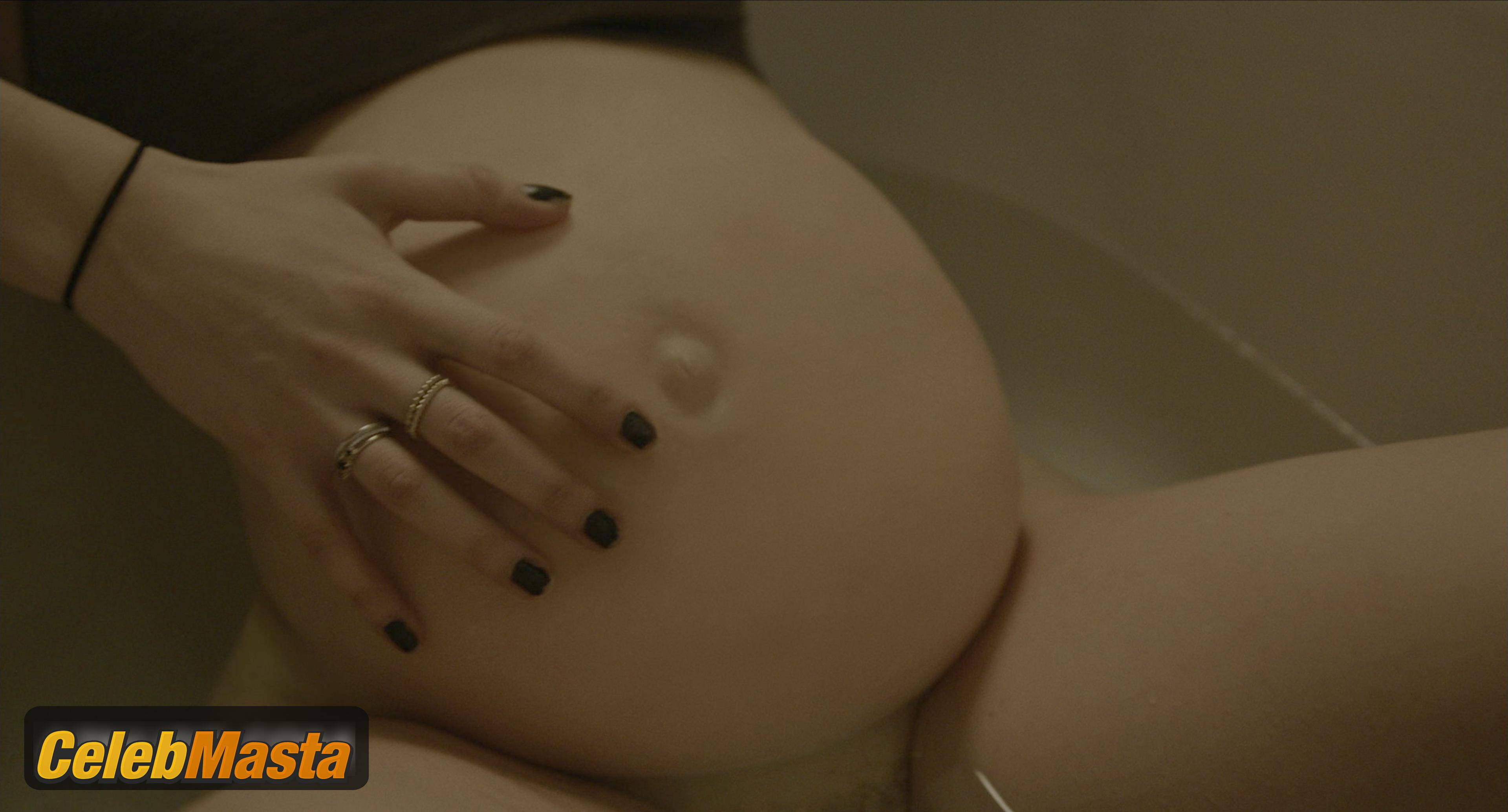 Vanessa Kirby Vanessa Kirby Nude Scene Photos Gallery from Pieces Of A Woman - Photo 14 of 15