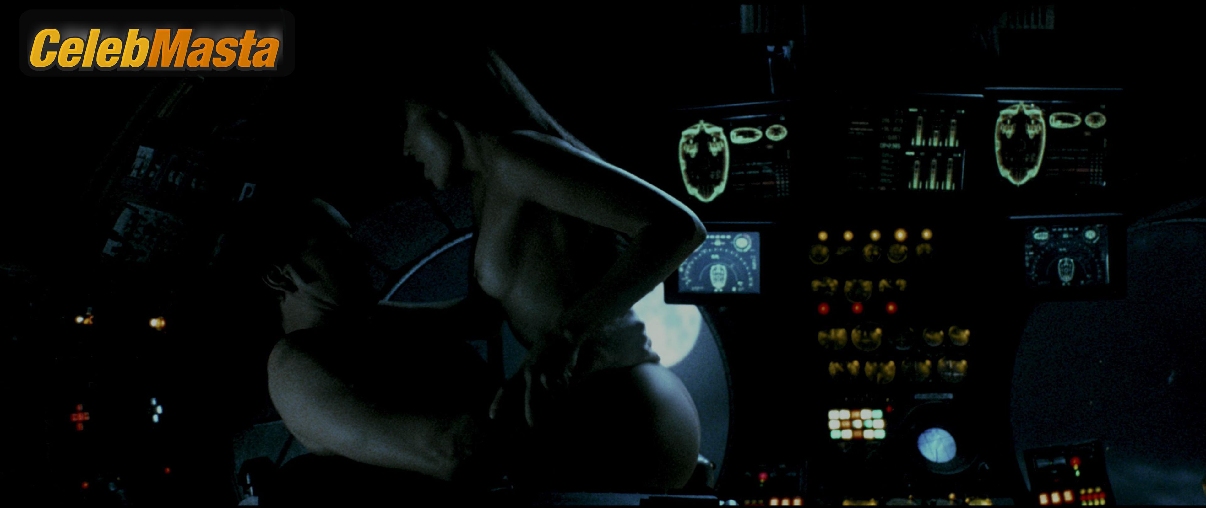 Malin Akerman Nude Photo Gallery: Malin Akerman in Watchmen - Photo 5 of 10