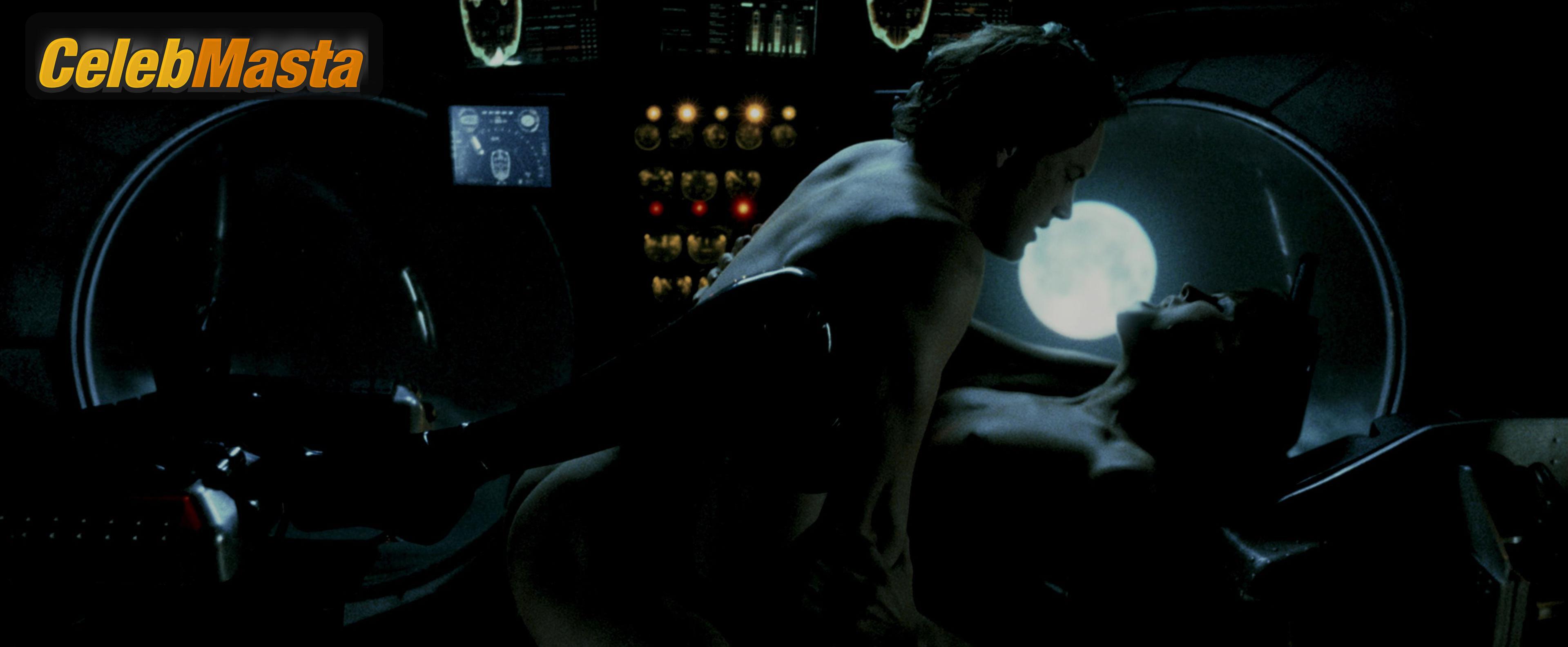 Malin Akerman Nude Photo Gallery: Malin Akerman in Watchmen - Photo 6 of 10