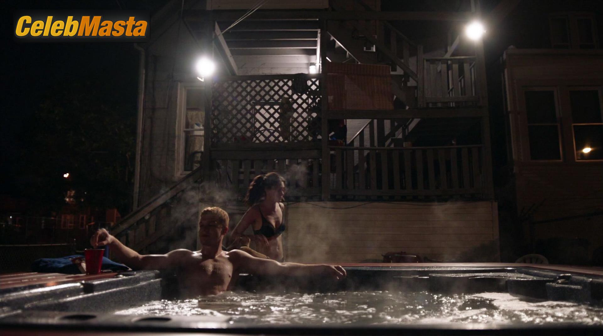 Emmy Rossum Emmy Rossum Topless Photo Set from Shameless - Photo 24 of 197
