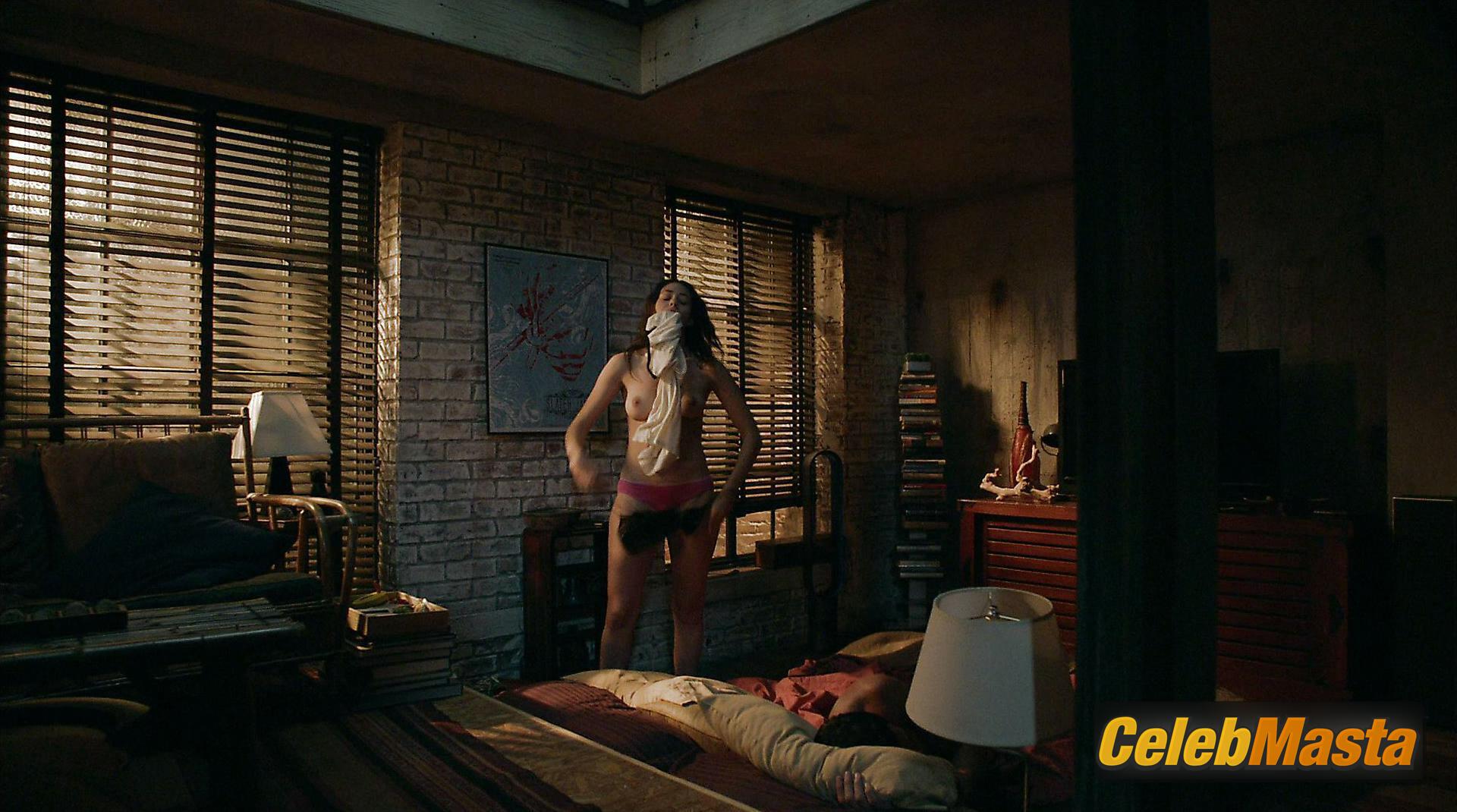 Emmy Rossum Emmy Rossum Topless Photo Set from Shameless - Photo 60 of 197