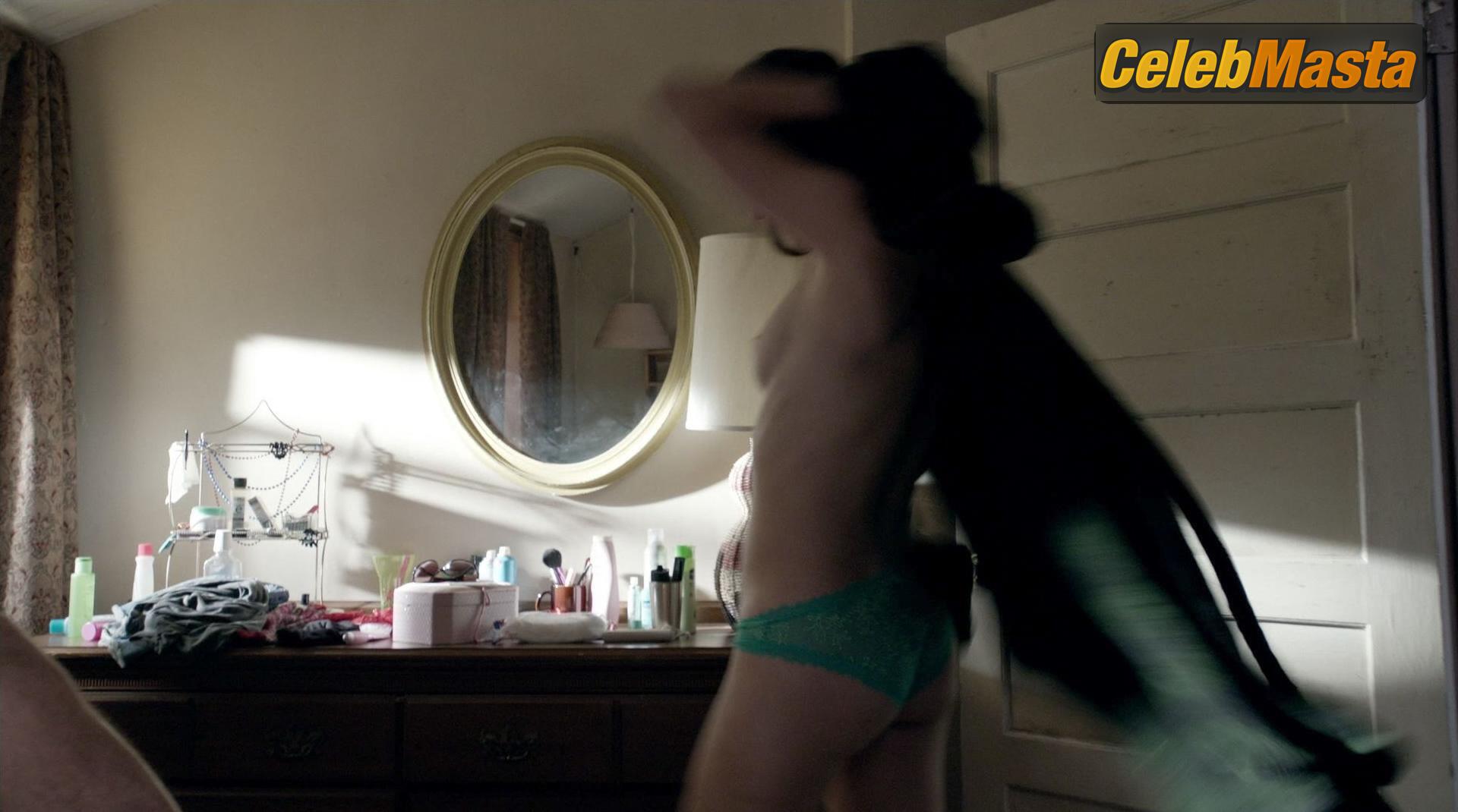 Emmy Rossum Emmy Rossum Topless Photo Set from Shameless - Photo 138 of 197