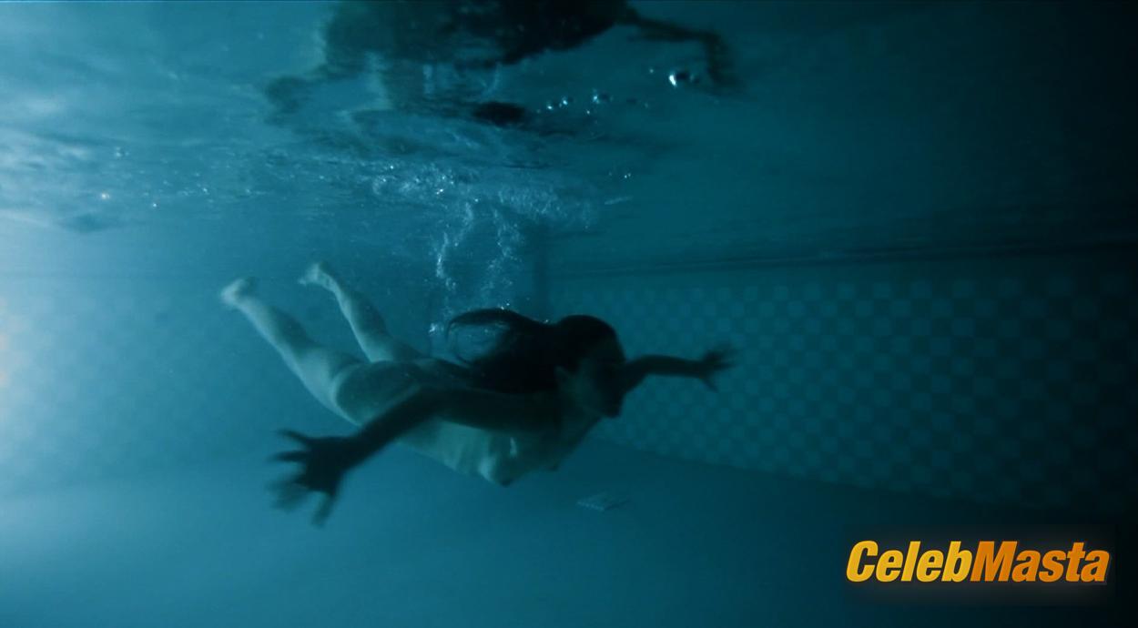 Emmy Rossum Emmy Rossum Topless Photo Set from Shameless - Photo 141 of 197