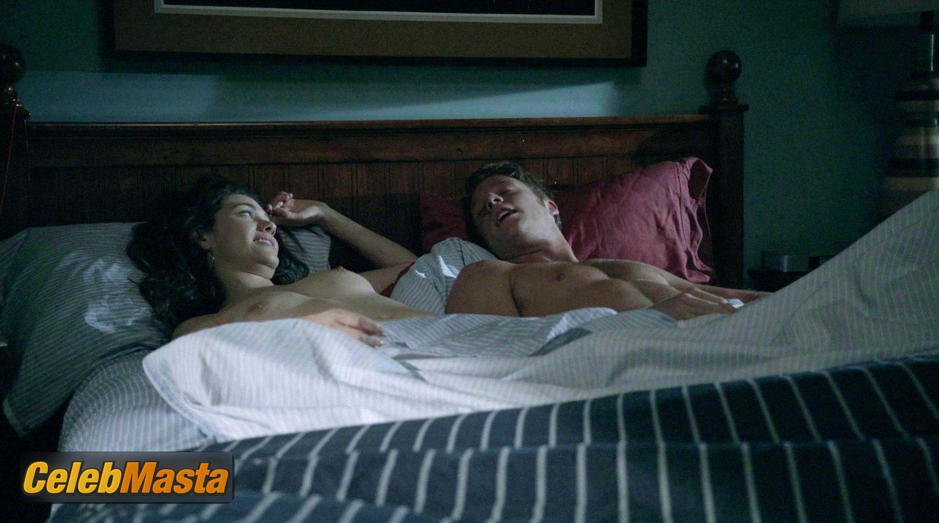 Emmy Rossum Emmy Rossum Topless Photo Set from Shameless - Photo 175 of 197