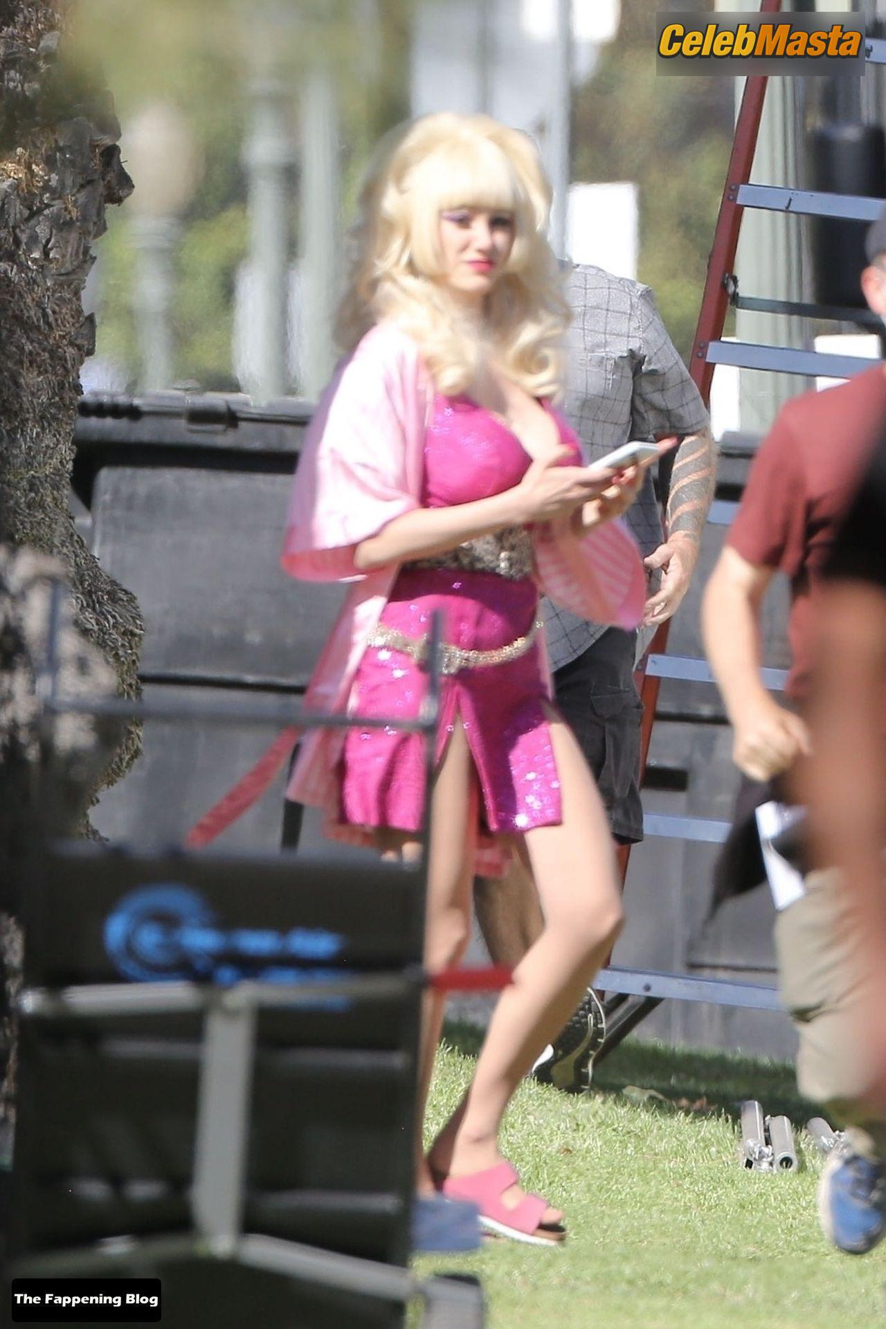 Emmy Rossum Emmy Rossum Pics: Sexy Seen Shooting For Her New Film Angelyne In Hollywood - Photo 8 of 37