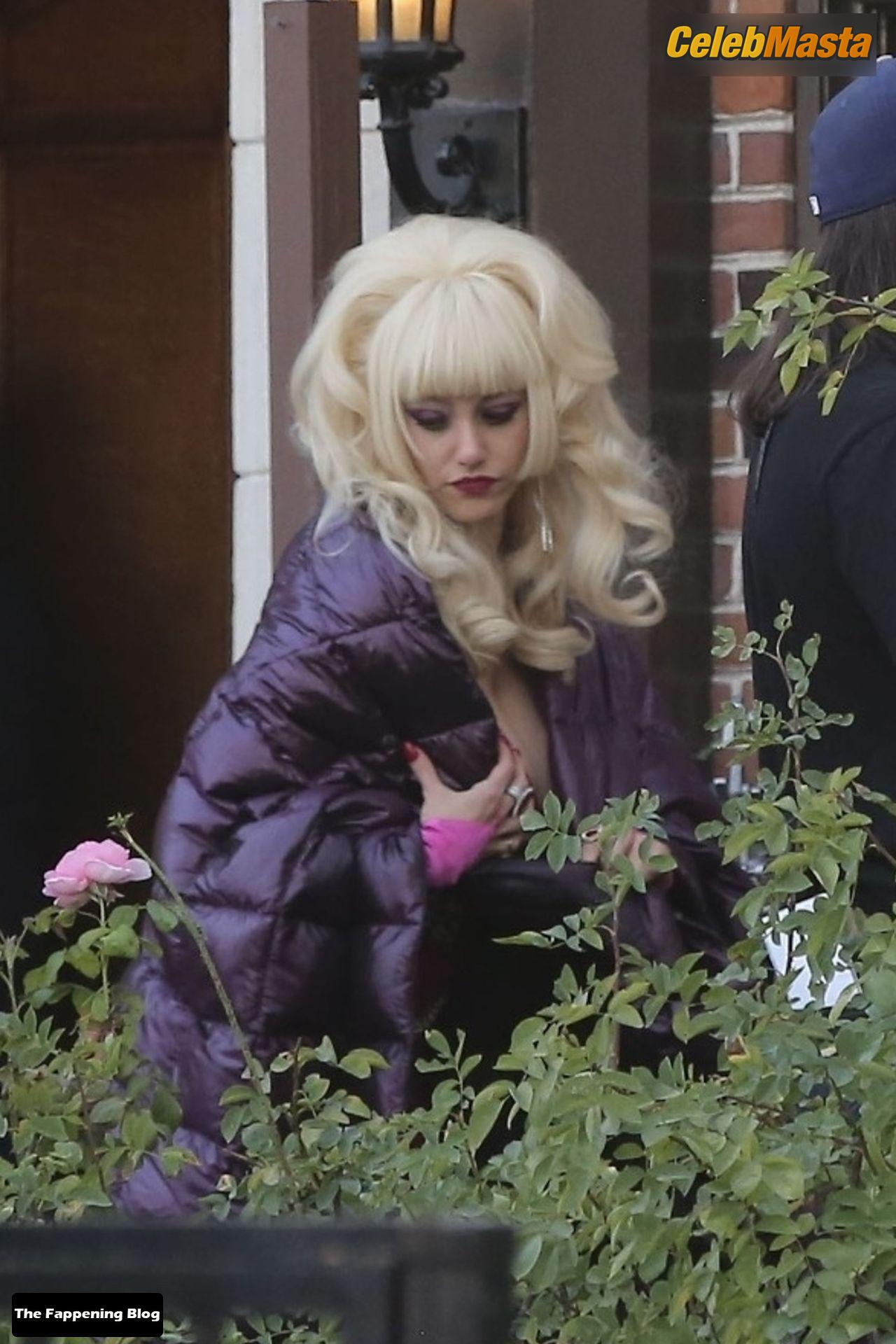 Emmy Rossum Emmy Rossum Pics: Sexy Seen Shooting For Her New Film Angelyne In Hollywood - Photo 10 of 37
