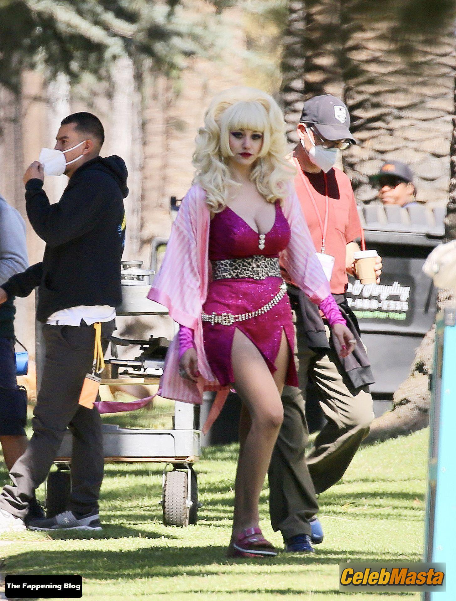 Emmy Rossum Emmy Rossum Pics: Sexy Seen Shooting For Her New Film Angelyne In Hollywood - Photo 12 of 37