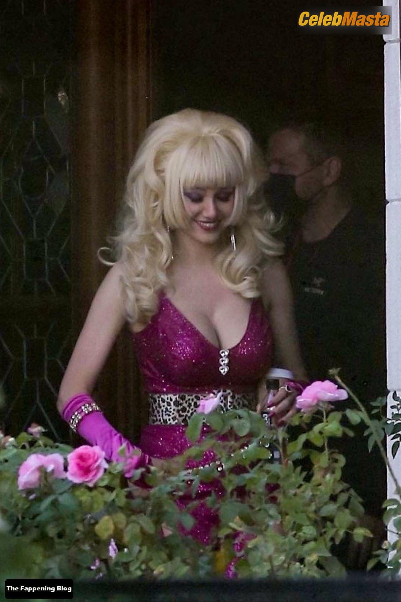 Emmy Rossum Emmy Rossum Pics: Sexy Seen Shooting For Her New Film Angelyne In Hollywood - Photo 31 of 37