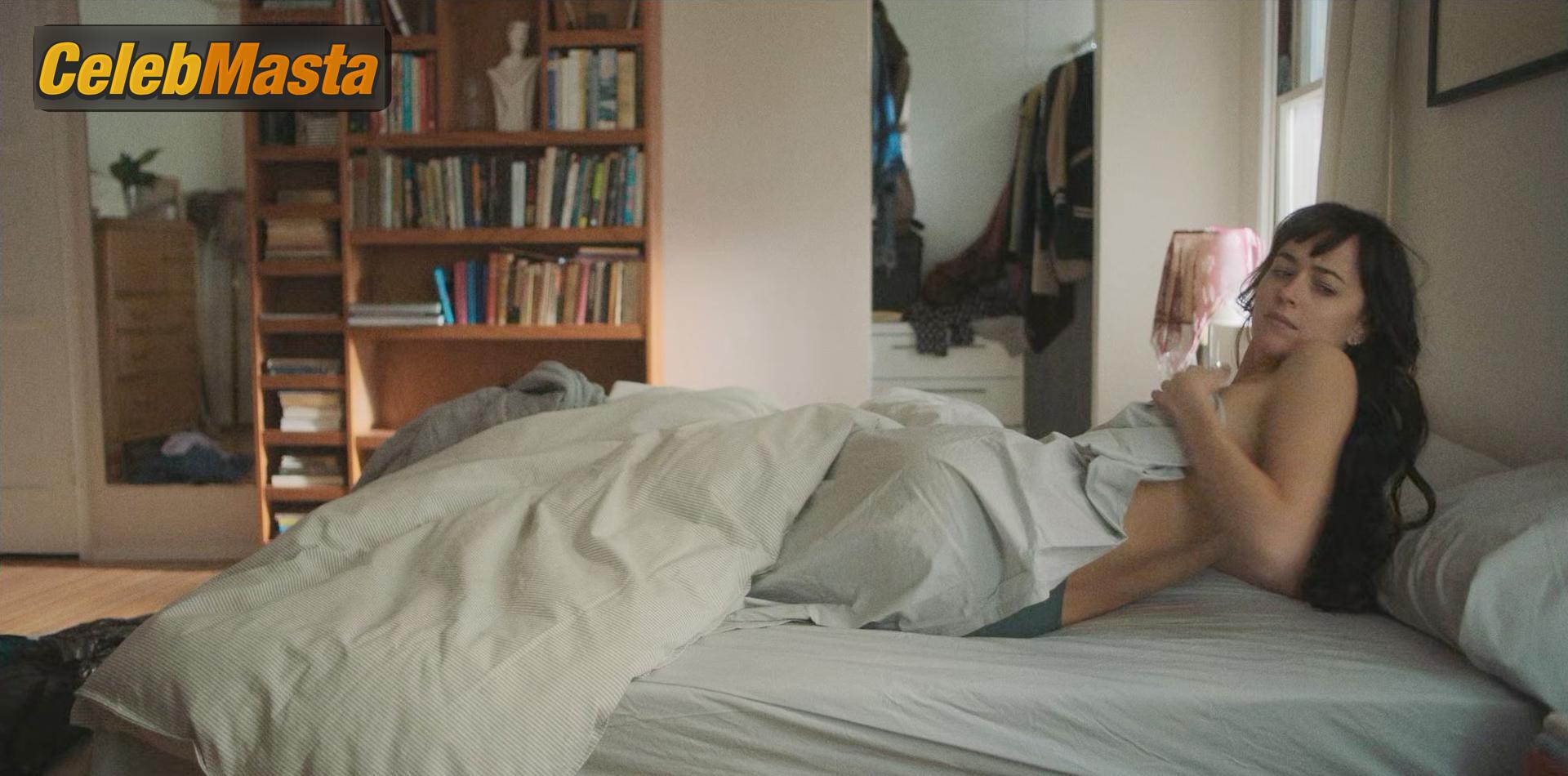 Dakota Johnson Nude Pics from the Set of Am I Ok? photo 1