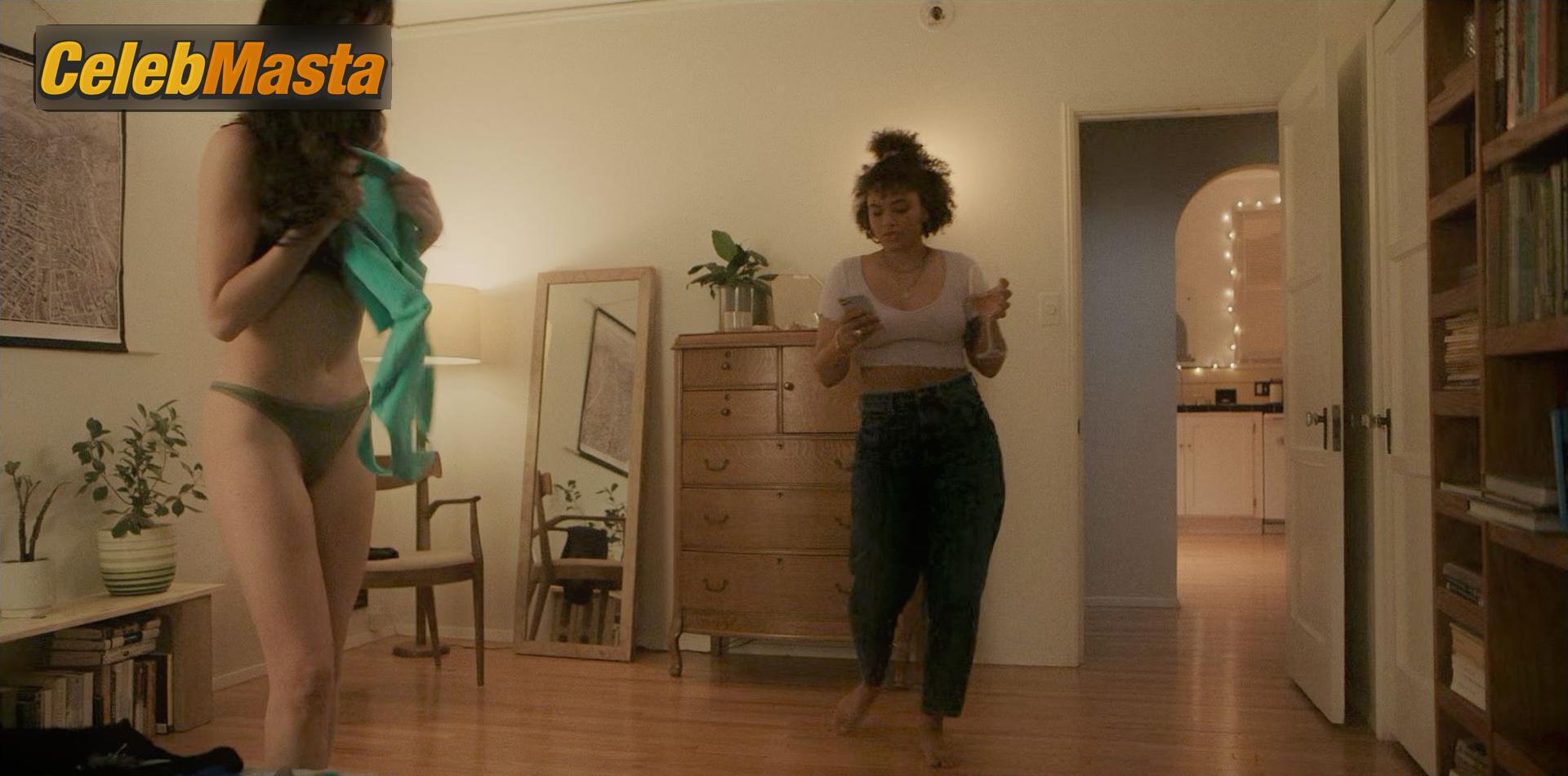 Dakota Johnson Nude Pics from the Set of Am I Ok? photo 3