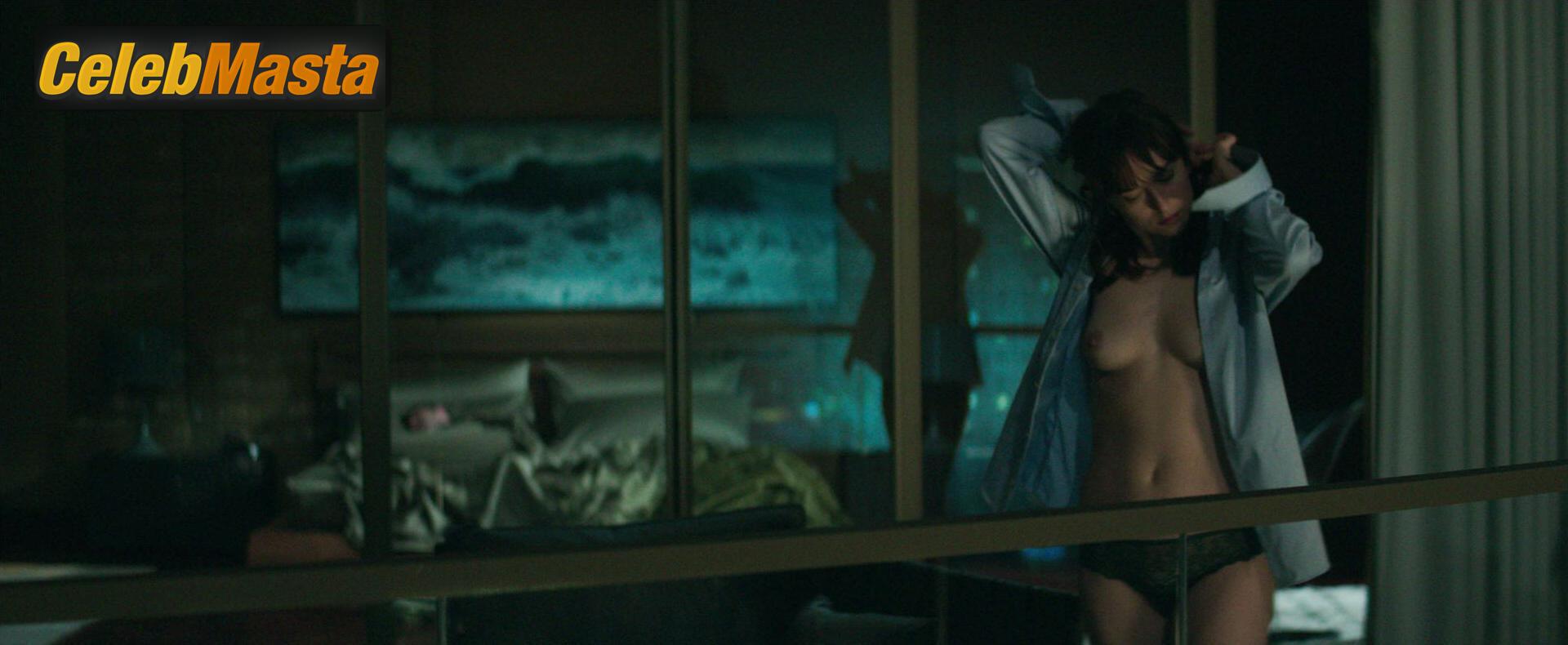 Dakota Johnson Dakota Johnson Nude Pics from the Set of Fifty Shades Darker - Photo 2 of 24