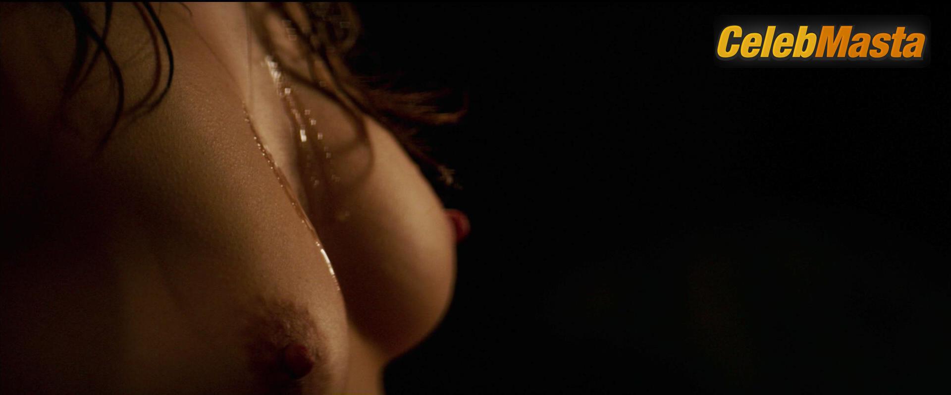 Dakota Johnson Dakota Johnson Nude Pics from the Set of Fifty Shades Darker - Photo 4 of 24