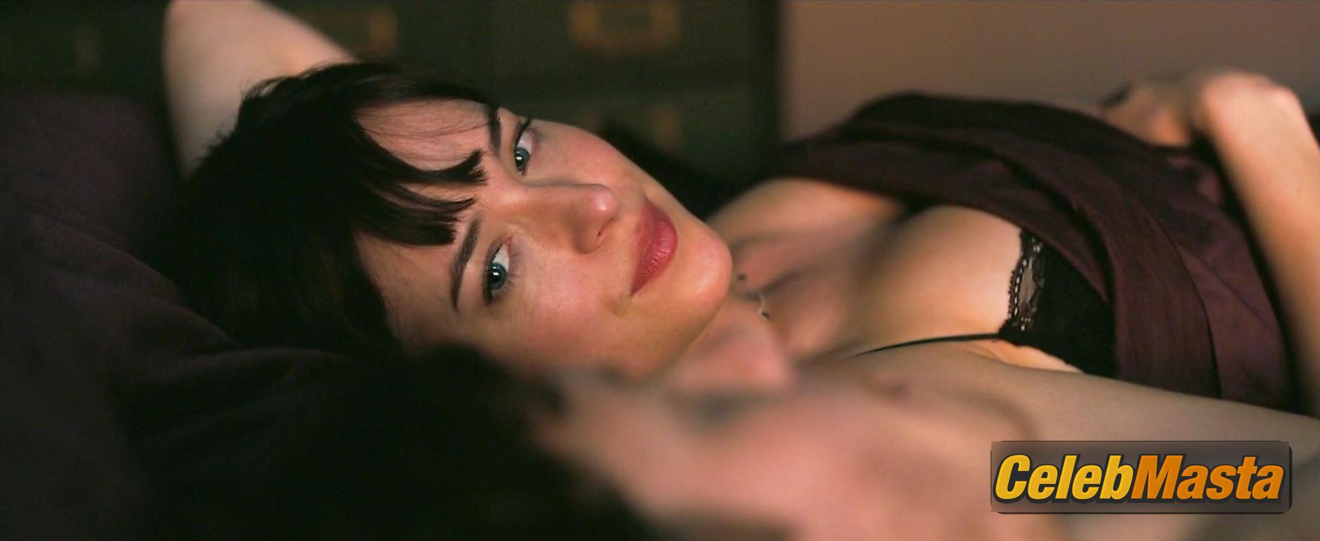 Dakota Johnson Sexy Nude Gallery from How To Be Single photo 3