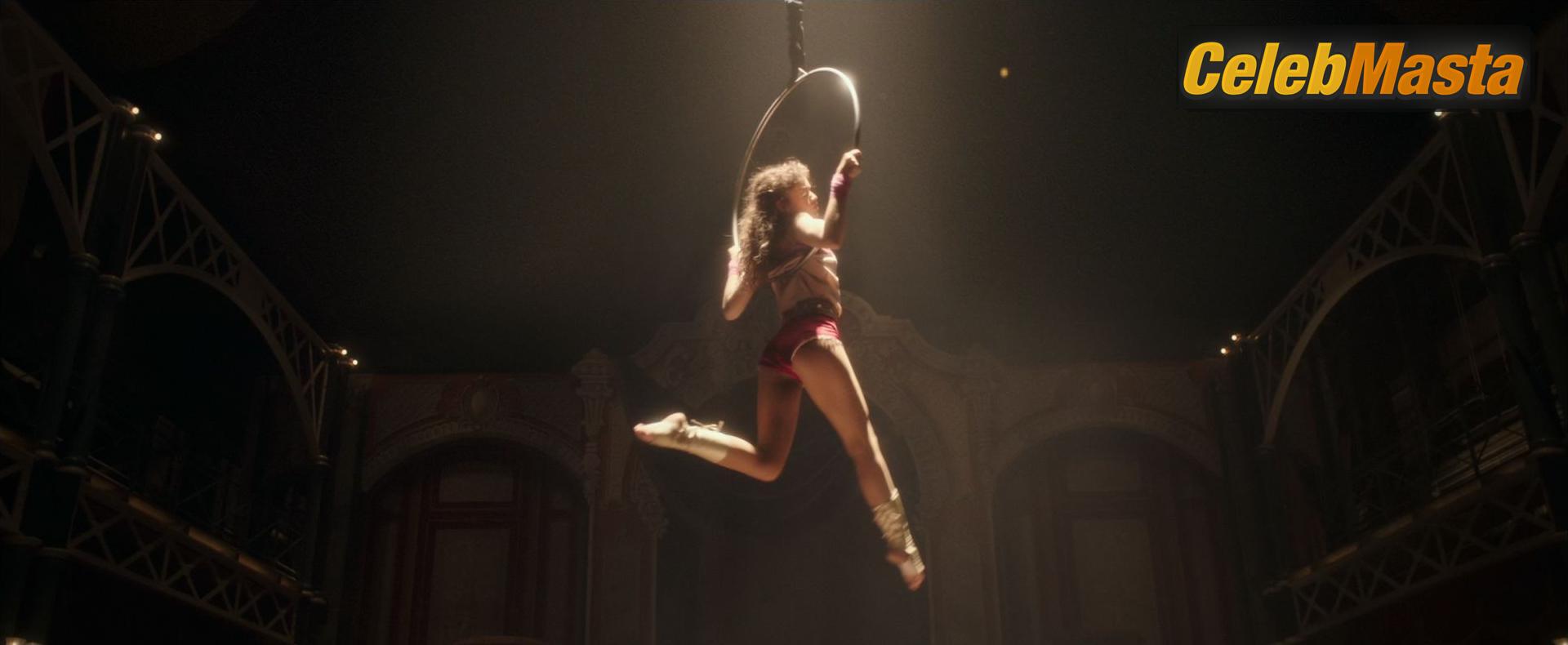 Zendaya Nude Scene Photos Gallery from The Greatest Showman photo 3