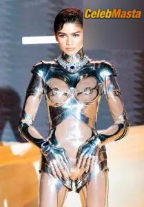 Zendaya Nude Photos from Dune Part Two photo 1