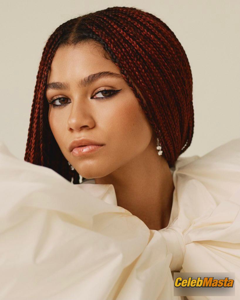 Zendaya Zendaya Nude Pics from the Set of Elle Magazine - Photo 5 of 11