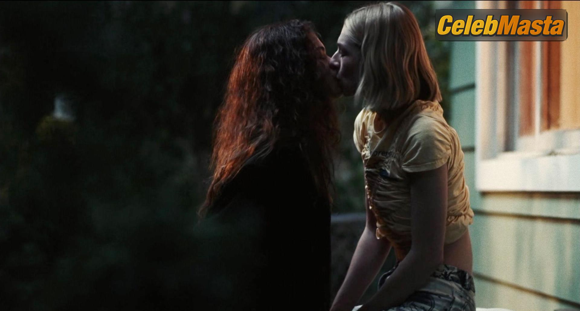 Zendaya Nude Photo Gallery: Zendaya in Euphoria - Photo 18 of 27